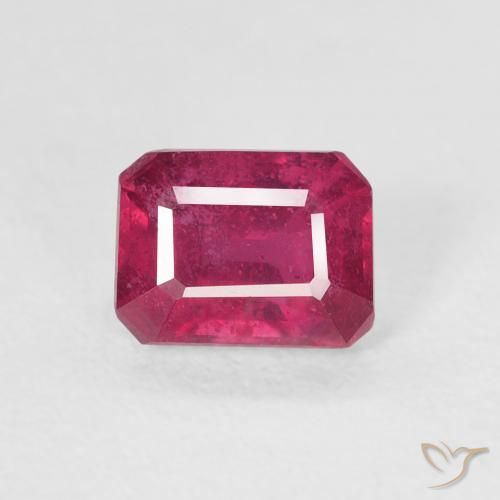 1.37ct Natural Vermelho rosado Rubi, Corte Esmeralda, VS