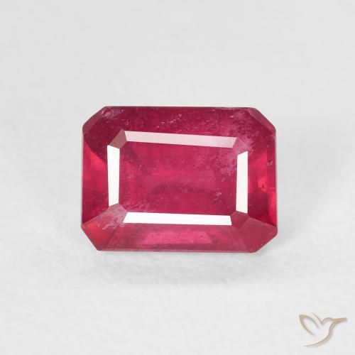 1.59ct Natural Medium Dark-Red Rubi, Corte Esmeralda, VS