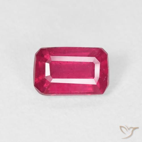 0.82ct Natural vermelho médio Rubi, Corte Esmeralda, VS