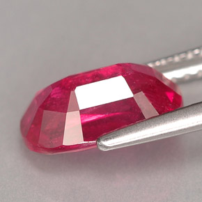 Rubi vermelho natural 3,18ct, almofada cortada, SI