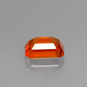 Safira laranja natural 0,77ct, corte esmeralda, VS