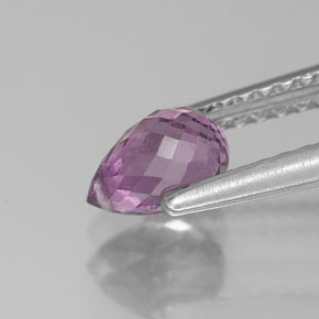 Safira violeta natural 0,95ct, briolete, VS-SI
