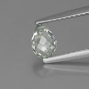 Safira verde natural 0,92ct, briolete, VS