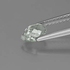 Safira verde natural 0,92ct, briolete, VS