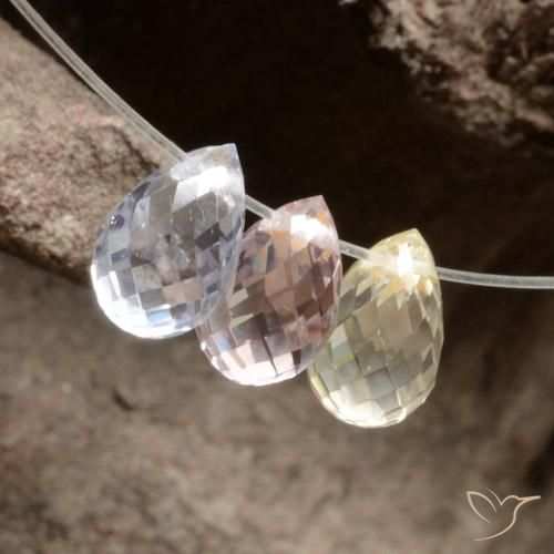 Pedras preciosas de Safira Multicolorido natural de 2.27 ct, Briolette, VVS