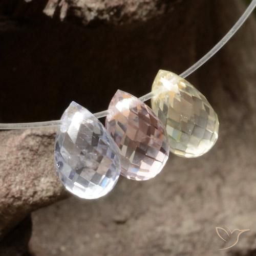 Pedras preciosas de Safira Multicolorido natural de 2.27 ct, Briolette, VVS