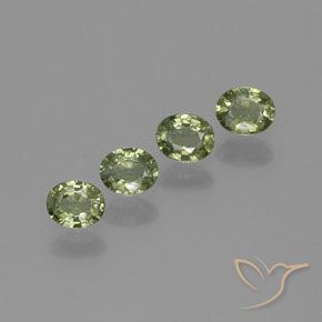 1.73ctw Natural Verde Floresta Quente Safira, oval, VS