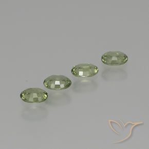 Pedras preciosas de Safira Verde Floresta Claro natural de 1.53 ct, oval, VS