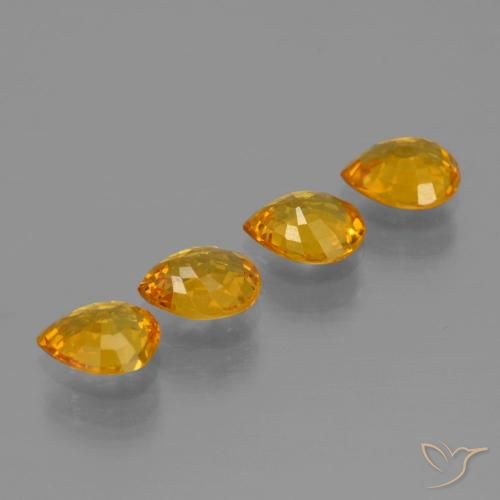 Pedras preciosas de Safira Laranja escuro-dourado natural de 2.56 ct, Formato de pêra, VVS-VS
