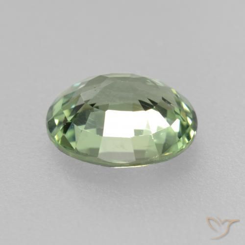 Safira Medium Light Green Natural 0.76ct, oval, VVS-VS