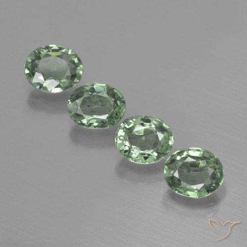 3.32ctw Natural Verde médio Safira, oval, VVS-VS