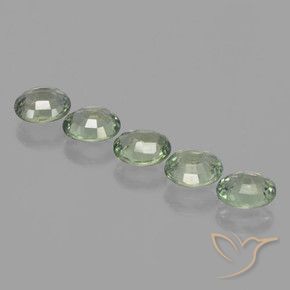 Pedras preciosas de Safira Verde floresta natural de 4.24 ct, oval, VVS-VS