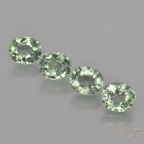 3.28ctw Natural Verde Musgo Safira, oval, VVS-VS