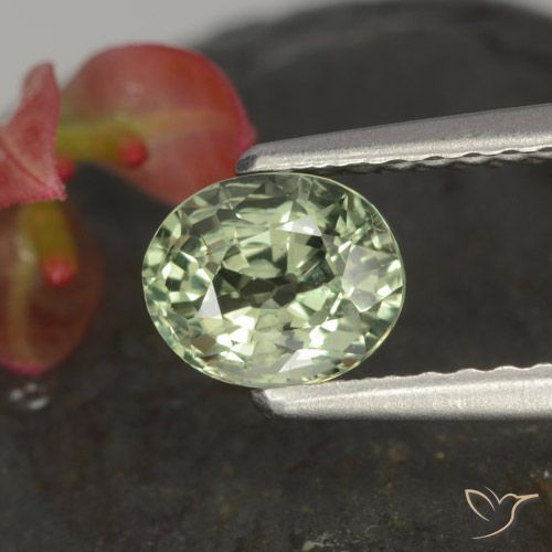 0.85ct Natural Luz verde Safira, oval, VVS-VS
