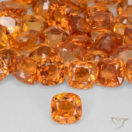 0.49ct Natural Laranja brilhante Safira, Almofada, VVS-VS