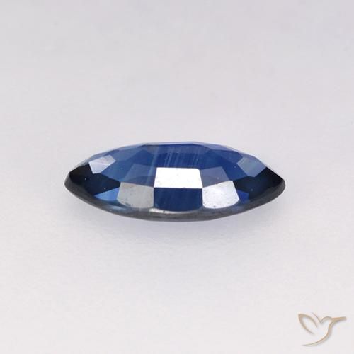 Safira Azul escuro Natural 0.65ct, Marquesa, VS
