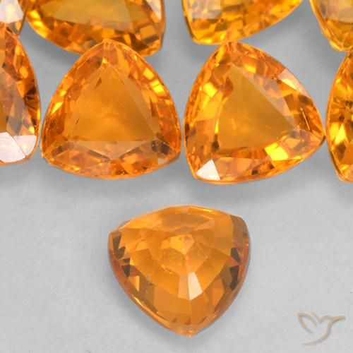 Safira Laranja Médio Natural 0.67ct, Trilhão, VVS-VS