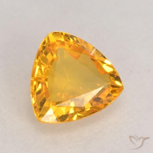 Safira Dourado médio Natural 0.64ct, Trilhão, VVS-VS