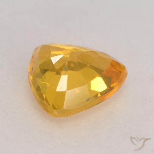 Safira Dourado médio Natural 0.64ct, Trilhão, VVS-VS