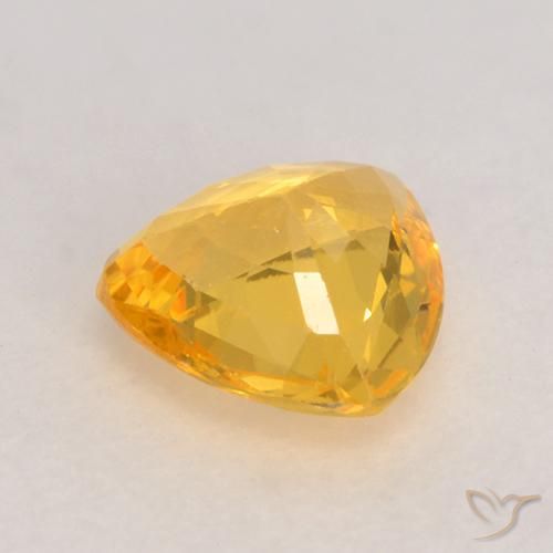 Safira Dourado médio Natural 0.62ct, Trilhão, VVS-VS