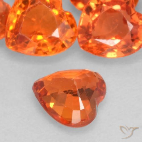 Safira Laranja Médio Natural 0.44ct, Coração, VVS-VS