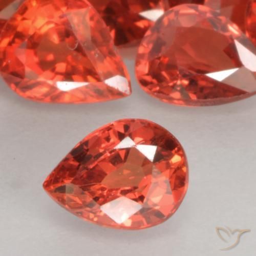 Safira vermelho médio Natural 0.38ct, Formato de pêra, VVS-VS