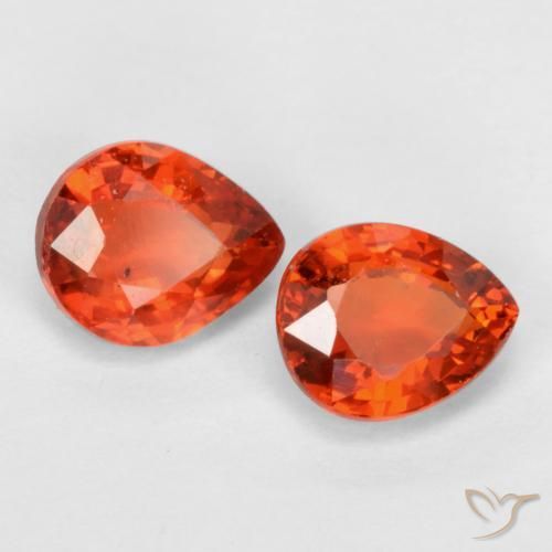 Pedras preciosas de Safira vermelho médio natural de 0.92 ct, Formato de pêra, VS