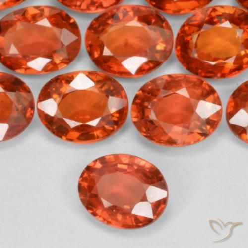 Safira vermelho intenso Natural 0.45ct, oval, VS