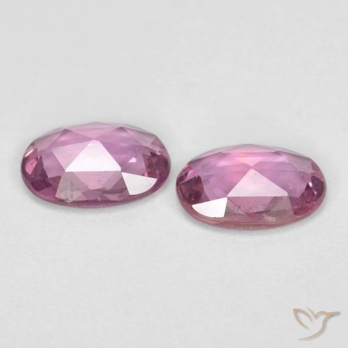 Pedras preciosas de Safira roxo médio natural de 1.56 ct, oval, VS