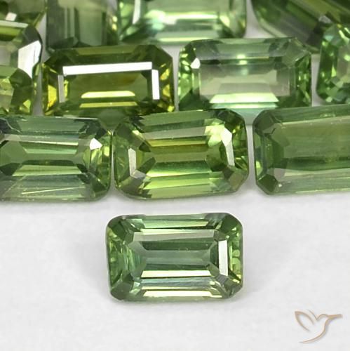 0.40ct Natural Medium Light Green Safira, Corte Esmeralda, VS