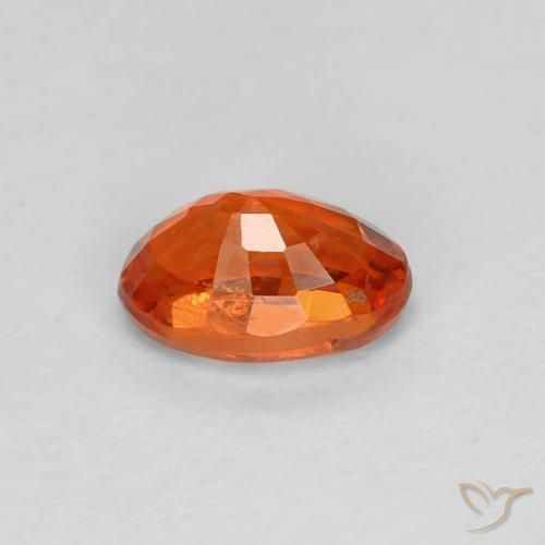 Safira vermelho intenso Natural 0.74ct, oval, VVS-VS