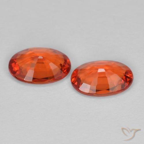 Pedras preciosas de Safira Fogo vermelho natural de 0.91 ct, oval, VVS