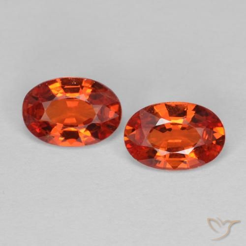 0.88ctw Natural vermelho médio Safira, oval, VVS
