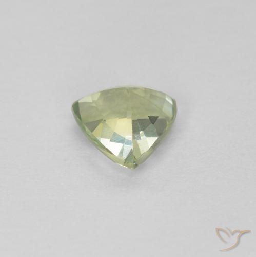 Safira Verde amarelado Natural 0.45ct, Trilhão, VVS