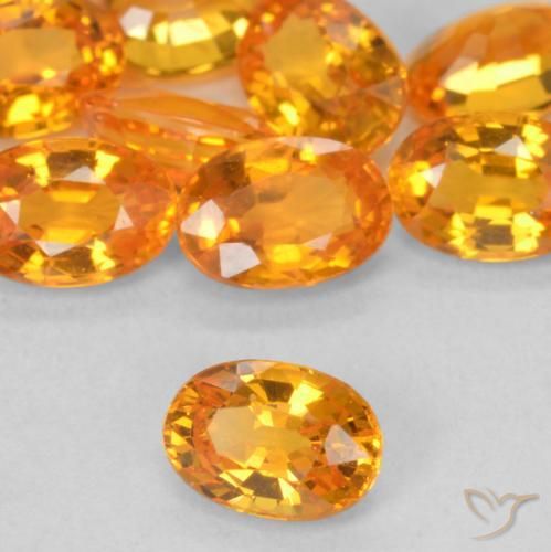 Safira Laranja Médio Natural 0.64ct, oval, VVS-VS