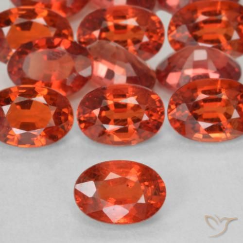 0.65ct Natural vermelho intenso Safira, oval, VVS-VS