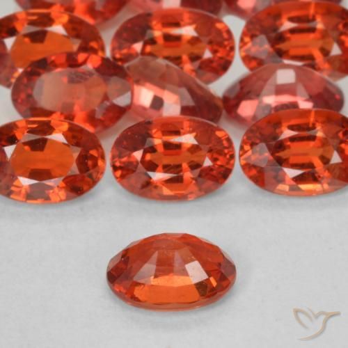 Safira vermelho intenso Natural 0.65ct, oval, VVS-VS