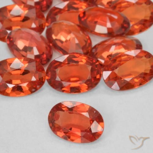 Safira vermelho intenso Natural 0.48ct, oval, VVS-VS