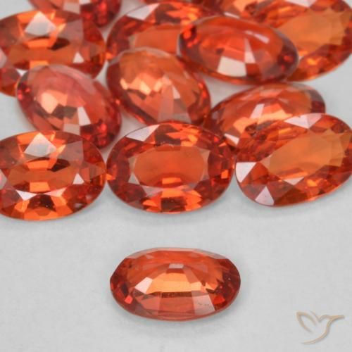 Safira vermelho intenso Natural 0.48ct, oval, VVS-VS