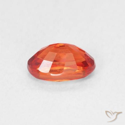 Safira vermelho médio Natural 0.74ct, oval, VVS-VS