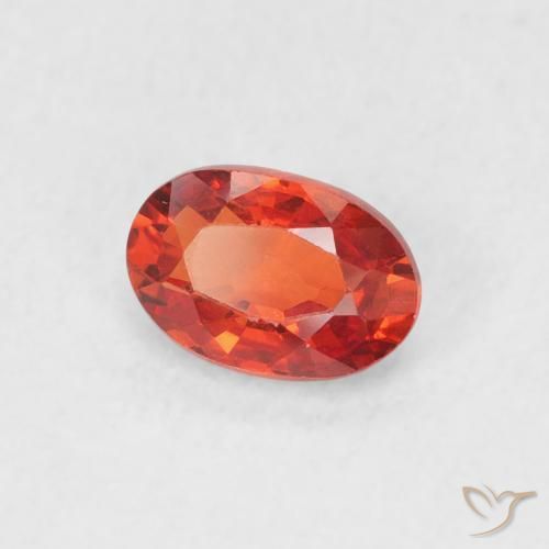 Safira vermelho médio Natural 0.70ct, oval, VVS-VS
