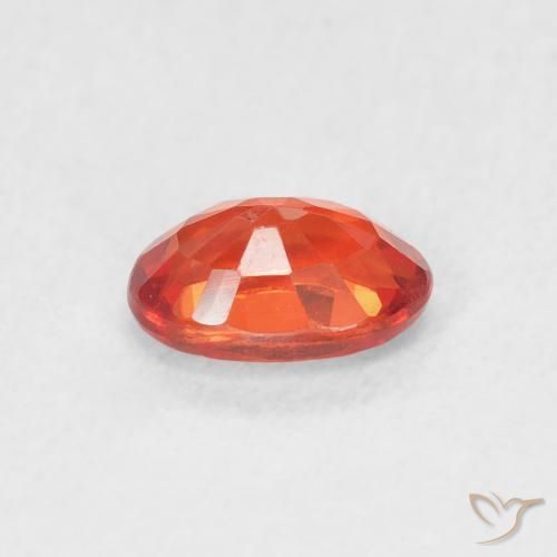 Safira vermelho médio Natural 0.70ct, oval, VVS-VS