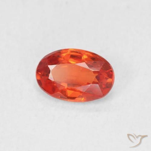 Safira vermelho médio Natural 0.64ct, oval, VVS-VS