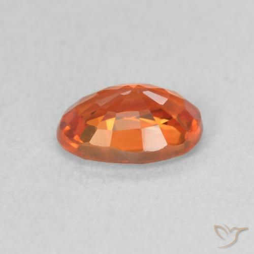 Safira Laranja Médio Natural 0.71ct, oval, VVS-VS