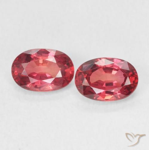 1.34ctw Natural Carmesim Profundo Safira, oval, VVS-VS