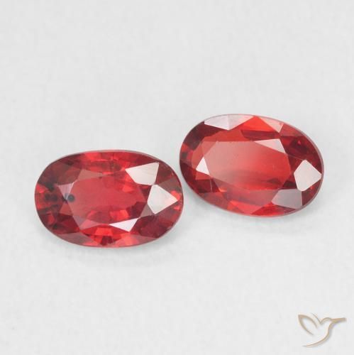 Pedras preciosas de Safira vermelho médio natural de 1.06 ct, oval, VVS-VS