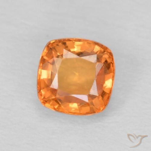 0.61ct Natural laranja avermelhado Safira, Almofada, VVS