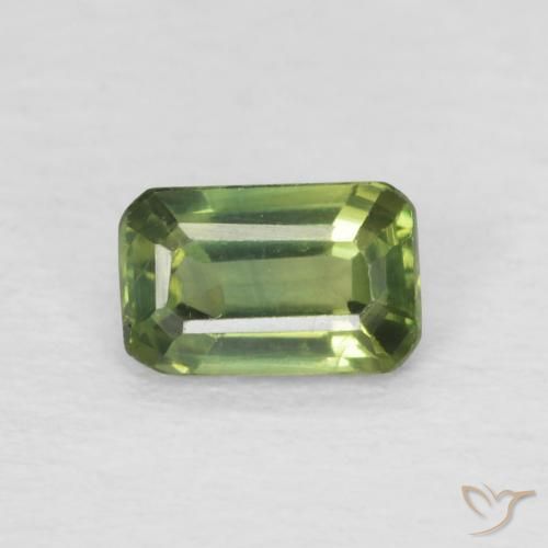 0.42ct Natural Verde Floresta Claro Safira, Corte Esmeralda, VS