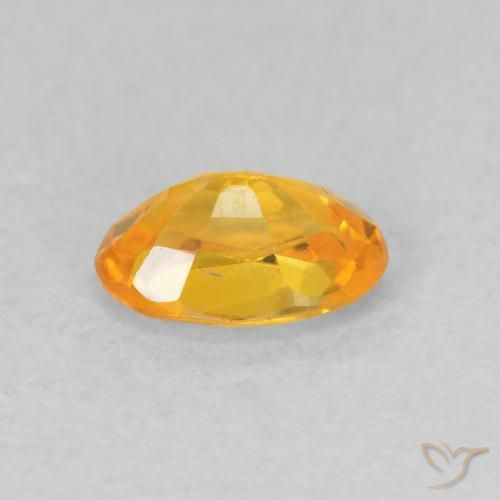 Safira Medium Light Orange-Gold Natural 0.62ct, oval, VVS-VS