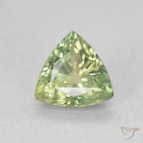 0.68ct Natural verde quente Safira, Trilhão, VS, Photo A